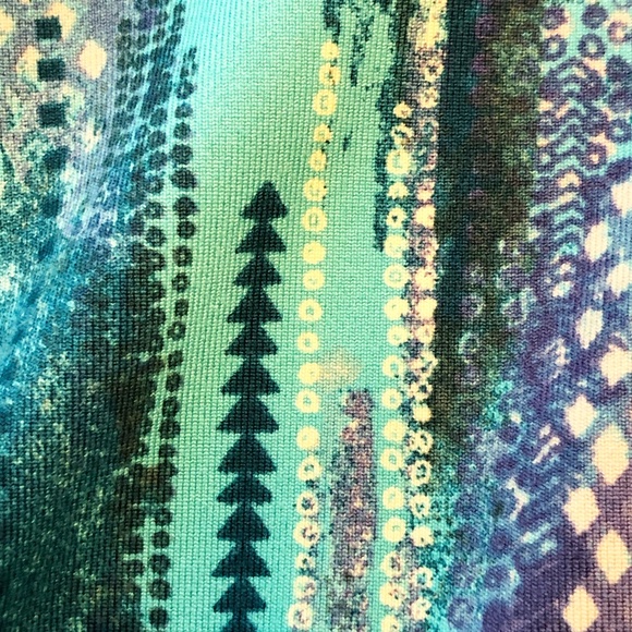 Athleta Workout Capris, Size Medium - Picture 6 of 10